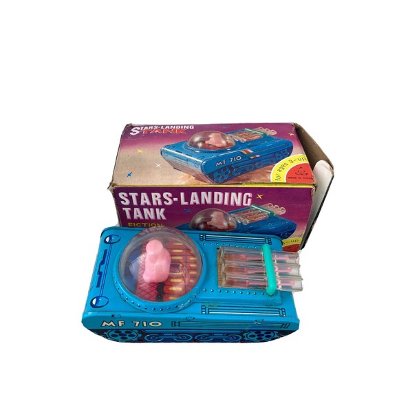 RED CHINA TIN FRICTION STARS-LANDING SPACE TANK MF 710.  VINTAGE TOY. - Picture 7 of 8